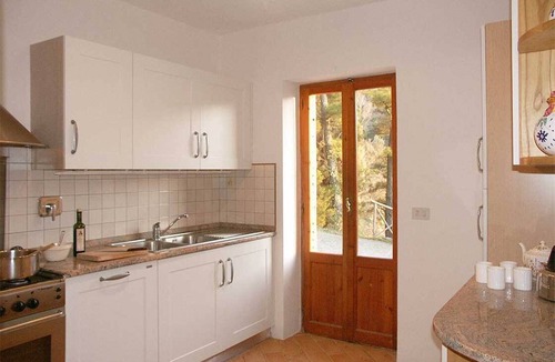 Paciano Villa | Very private 4 bed villa with pool walk to village & restaurants, lovely views.