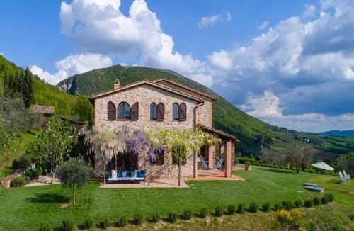 San Giovanni del Pantano House | Villa in Umbria with Private Pool and Valley Views