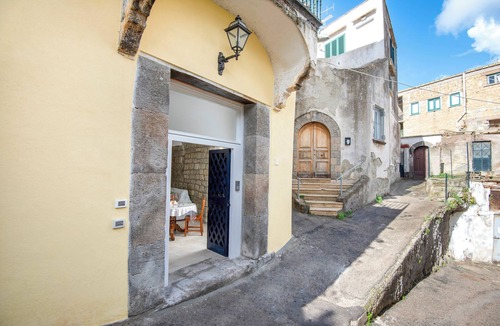 Forio Apartment | Vico Secondo Accogliente Struttura al Centro di Forio