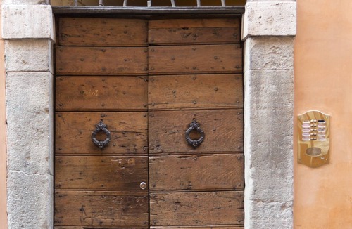 Rione VII Regola Apartment | Vicolo delle Grotte | Romantic apartment in Campo de' Fiori