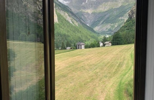 Courmayeur Apartment | View Mont Blanc | Parking | 0.6km from Center
