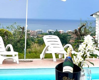 Martinsicuro Bed & Breakfast | Vigneto - Italian Restaurant & B&B