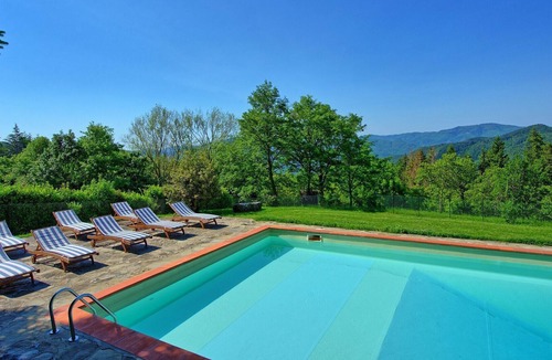 Pieve di Chio Villa | Villa Rassinata - Holiday Rental with swimming pool in Cortona, Tuscany.