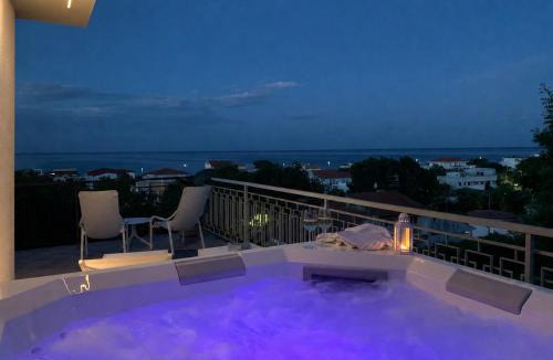 Marcelli Apartment | Villa Admare - LUX - minipiscina Spa vista mare - Spiaggia inclusa