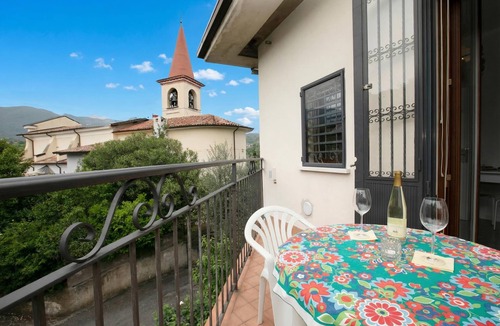 Salo Apartment | Villa Alberti Apt Emma 900m from Garda lake w/shared Garden, Salò, Italy