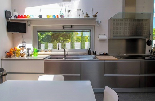 San Marcello House | Villa among vineyards with pool near Conero