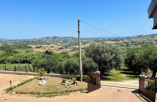 Mosciano Sant'Angelo Apartment | Villa Angela