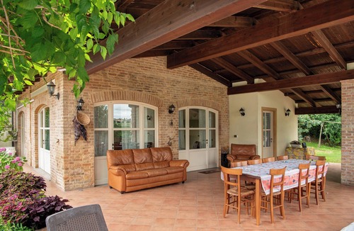 Costigliole d'Asti Villa | Villa 'Arneis' with Shared Pool, Private Terrace and Wi-Fi