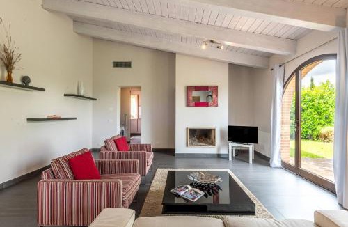 Trequanda Ski Chalet | Villa Basilico - Cignella Resort Chalet in Tuscany