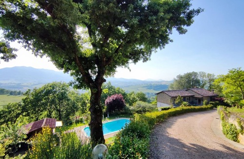 Castelraimondo Villa | Villa Belveder - Exclusive Pool, Park, and Wi-Fi