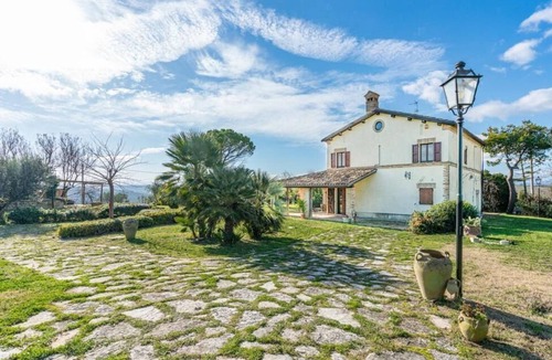 Montelupone House | Villa Bentivoglio - Holiday home with swimming pool