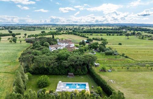 Le Piazze Villa | Villa Cangeli by PosarelliVillas