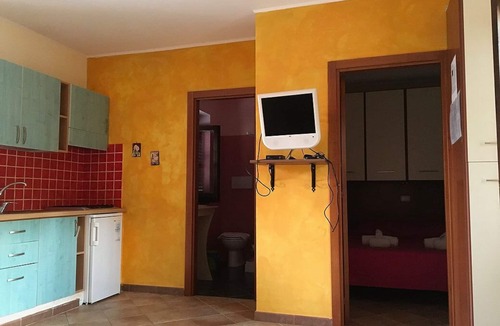 Defensola House | VILLA CARLA B Two-room apartment with kitchenette, internal parking
