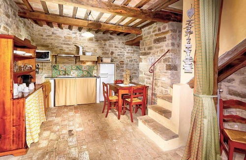 Umbertide House | Villa Cenobio G: A characteristic and welcoming two-story apartment that is part of an ancient country house made of stone, with Free WI-FI.