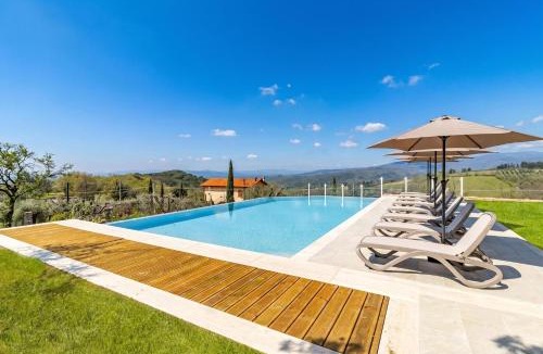 Ponte Buriano Villa | Villa Chimera White 16 with Pool & Gym