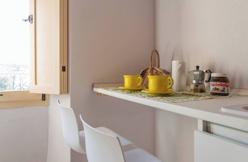 Sigillo Apartment | Villa Costanzi: Comfy Apartment Below The Cucco