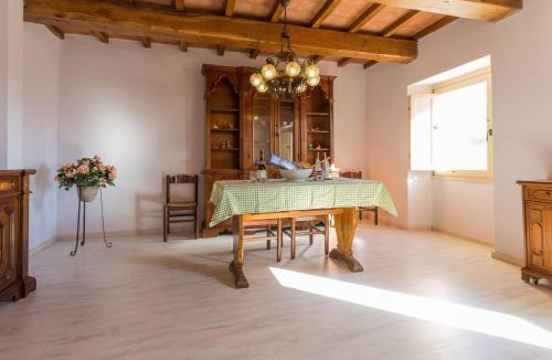 Sigillo Apartment | Villa Costanzi: Comfy Apartment Below The Cucco