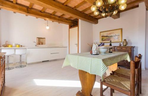 Sigillo Apartment | Villa Costanzi: Comfy Apartment Below The Cucco