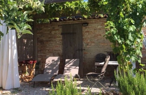 Barchi Apartment | Villa del Monte - cosy apartment 1-2 pers. with garden - authentic italian life