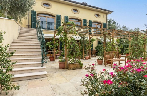 Mondavio Villa | Villa Del Piero - Seven Bedroom Villa, Sleeps 14