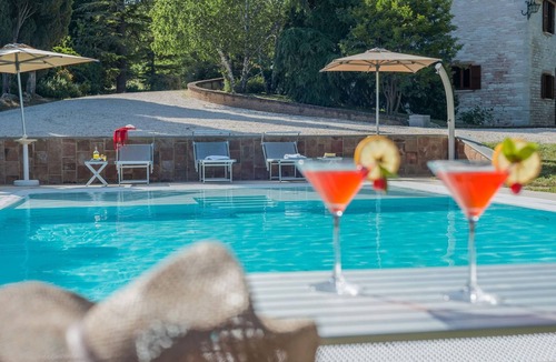 Cagli Villa | Villa Durante - Private villa, 5 bedrooms, pool, wifi, pets, Marche