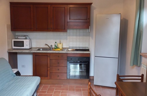 Grutti Apartment | "Villa Elena"—a small apartment in a farmhouse with a pool