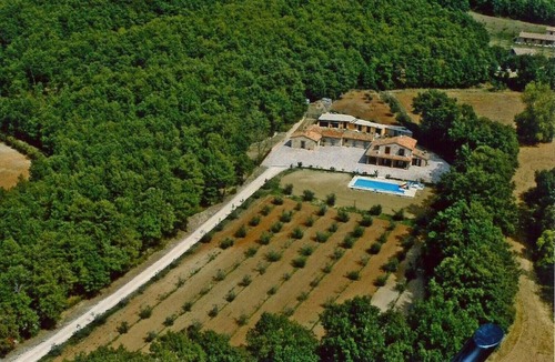 Grutti Apartment | "Villa Elena" Apartment in a Farmhouse with a Pool