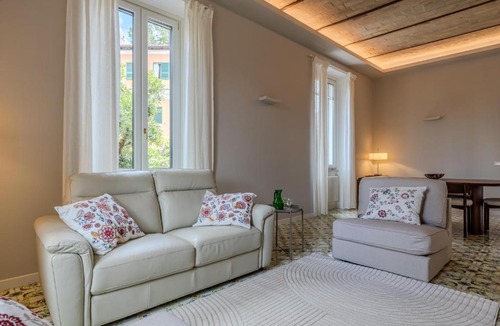 Aurelio Villa | Villa Elisa your oasis with parking in town
