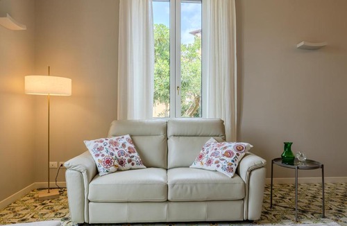 Aurelio Villa | Villa Elisa your oasis with parking in town