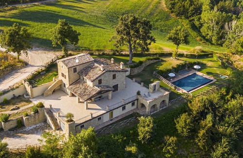 Castelraimondo Villa | VILLA ERMELINDA - Ville Carborello