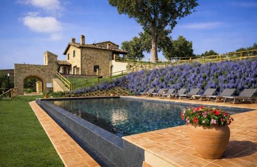 Castelraimondo Villa | VILLA ERMELINDA - Ville Carborello