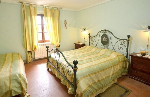 Cortona House | Villa Fastia A: A graceful apartment.