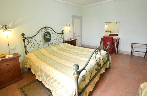Cortona House | Villa Fastia A: A graceful apartment.