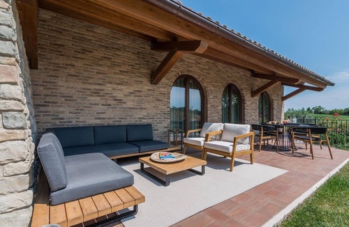 Centofinestre Villa | Villa Flavia - Private villa, 8 bedrooms, pool, A/C, wifi, pets, Marche