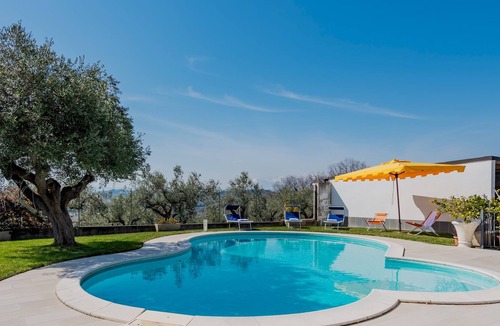 Torino di Sangro Villa | Villa Ginestra - Two Bedroom Villa, Sleeps 5