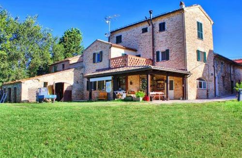 Orciano di Pesaro Apartment | Villa Ginevri, La casa vacanze immersa nel verde