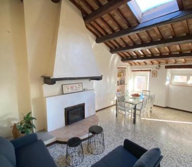 Orciano di Pesaro Apartment | Villa Ginevri, La casa vacanze immersa nel verde