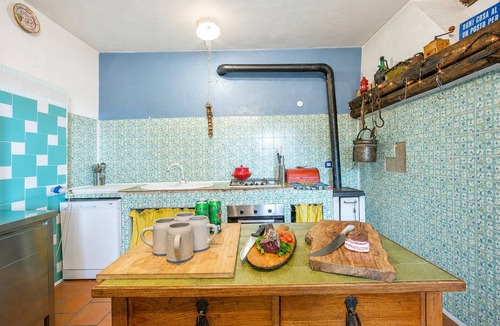 Pisano Villa | Villa I Tre Archi for 6 with Private Garden, Pisano, Italy