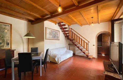 Montelirossi House | Villa immersa nel verde