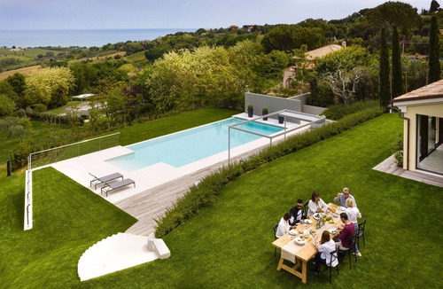 Civitanova Alta Villa | Villa in Civitanova Alta with 6 bedrooms sleeps 12