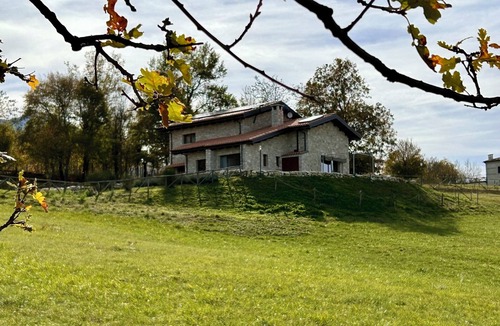 Roccamorice Villa | Villa in Majella National Park near the Celestine hermitages.