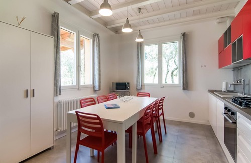 Ostra Vetere House | Villa in Ostra Vetere with Pool and Jacuzzis