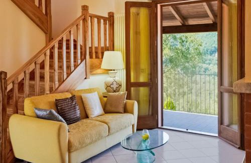 Ponte Buriano Villa | Villa in Pieve San Giovanni with Pool