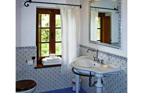 Ramazzano Villa | Villa in Ponte Felcino with 5 bedrooms sleeps 18