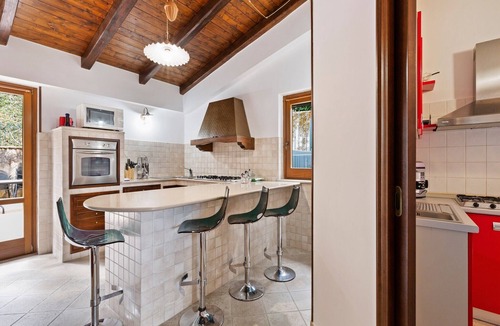 San Mango d'Aquino Villa | Villa in San Mango with Pool and Hot Tub
