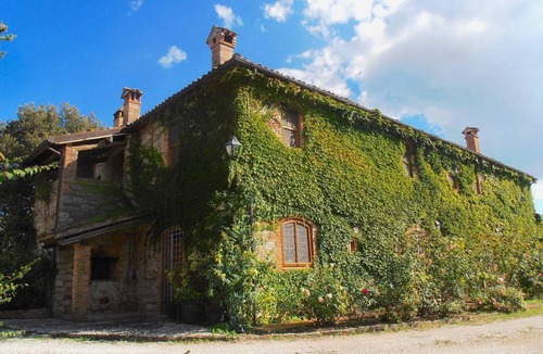 San Venanzo Villa | Villa in San Venanzo with Pool and Sauna