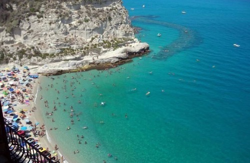 Coccorino Apartment | Villa in the green with swimming pool, near the sea