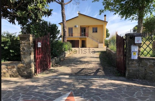 Civitella in Val di Chiana Villa | Villa Singola In Aperta Campagna,massima Privacy