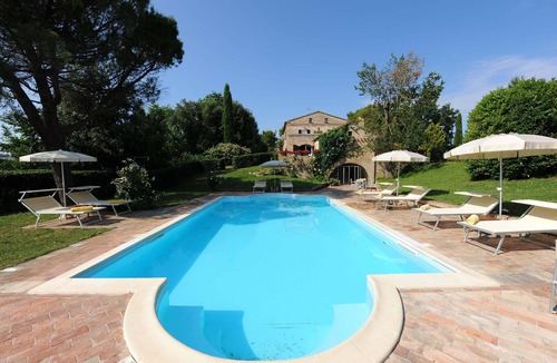 Montemaggiore al Metauro Villa | Villa rent with swimingpool, garden, tenniscurt, near the sea