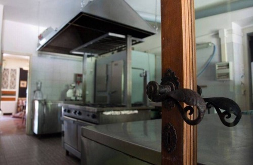 Montefalcone Appennino Villa | Villa "La Rupe", for large groups, with swimming pool and tennis court